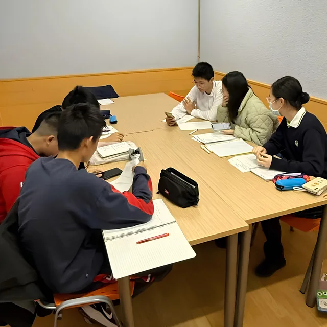 Alumnos de Bachillerato en clase.